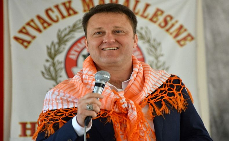 Başkan Aksoy çiçek yerine kitap istedi