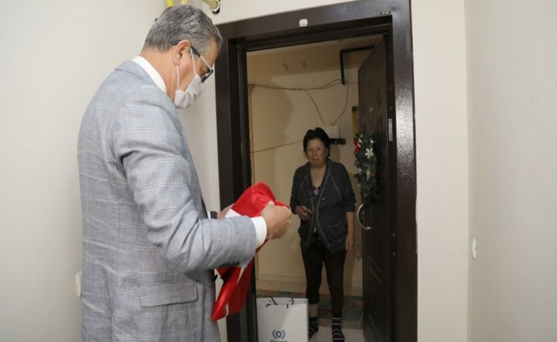 Başkan Arda’dan bayrak sürprizi!