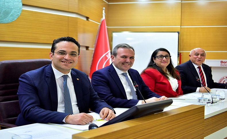 Başkan Atila 5 yılı son meclis toplantısında değerlendirdi