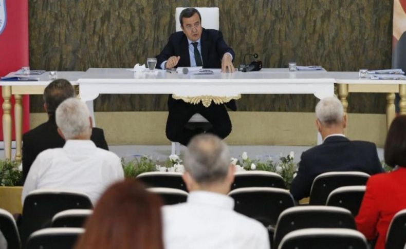 Başkan Batur'dan müdürlerine normalleşme talimatı: Konak'a iş yapmaya geldik