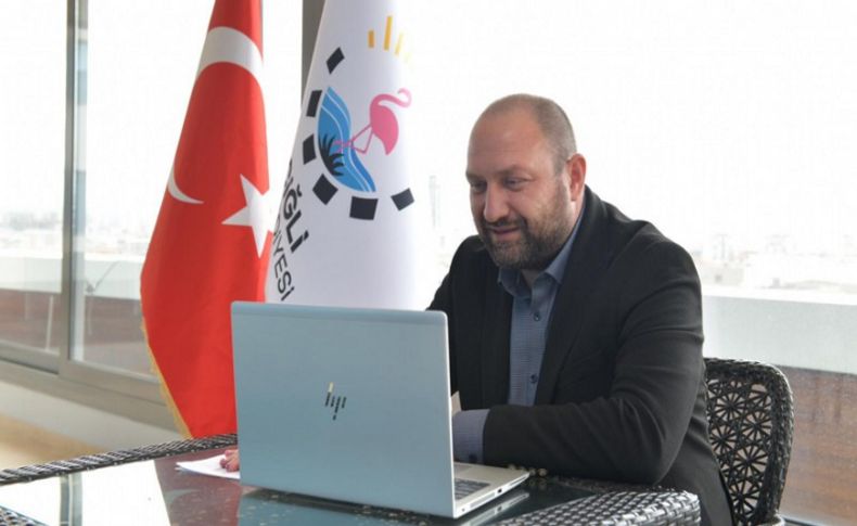 Başkan Gümrükçü'den muhtarlarla online toplantı