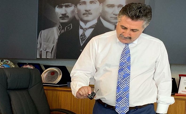 Başkan Sandal'dan flaş hamle; İki personeli görevden aldı