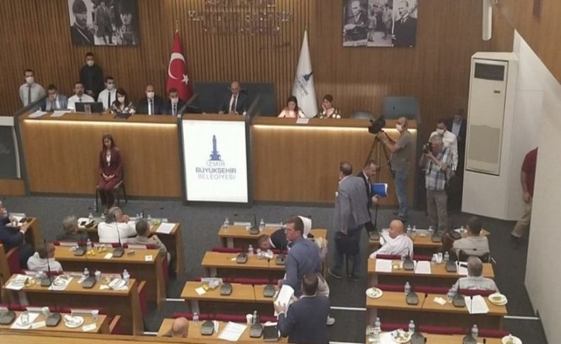 Başkan Soyer çok sinirlendi! AK Parti grubu meclisi terk etti