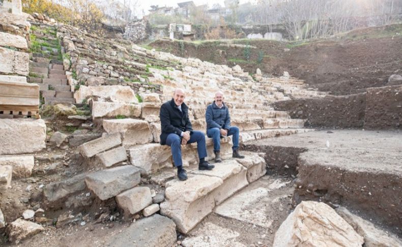 Başkan Soyer’in Smyrna Antik Tiyatrosu açıklaması dünya basınında