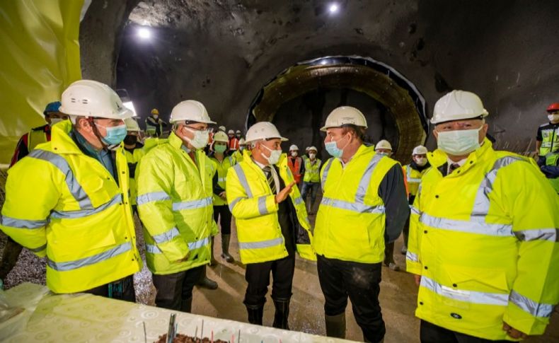 Başkan Soyer yılın son saatlerinde Narlıdere Metrosu’na indi