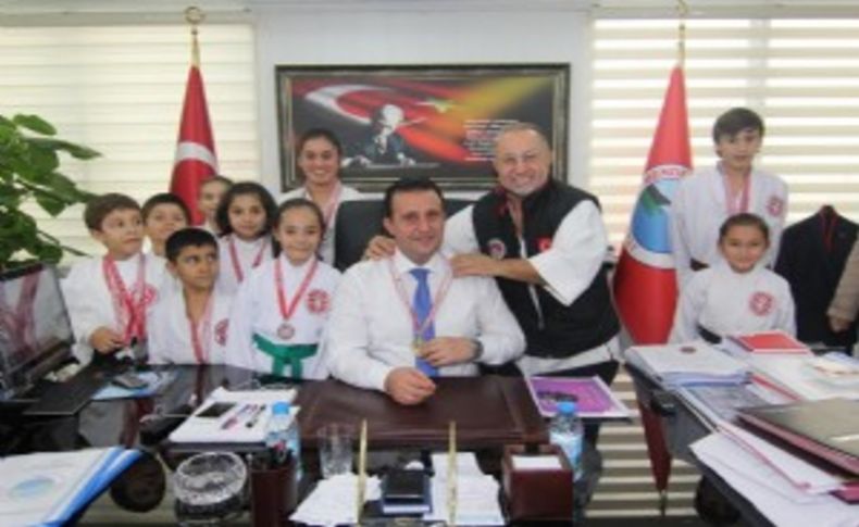 Madalya Başkan Soylu’ya
