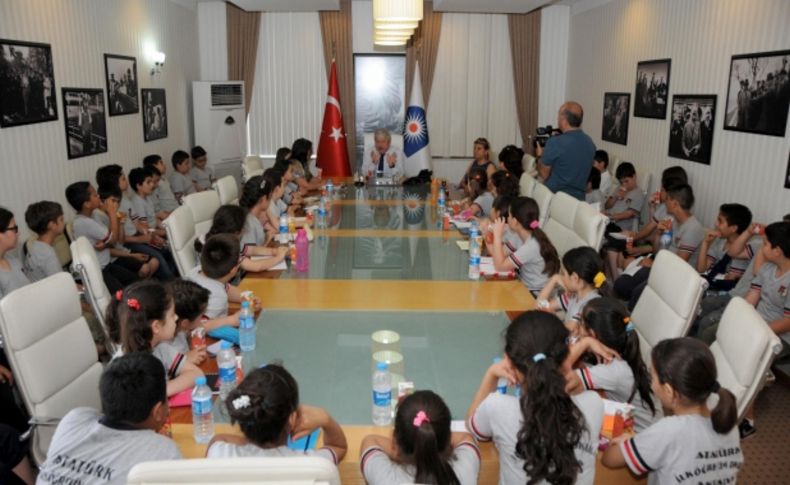 Başkan Akaydın, miniklere yerel yönetimleri anlattı