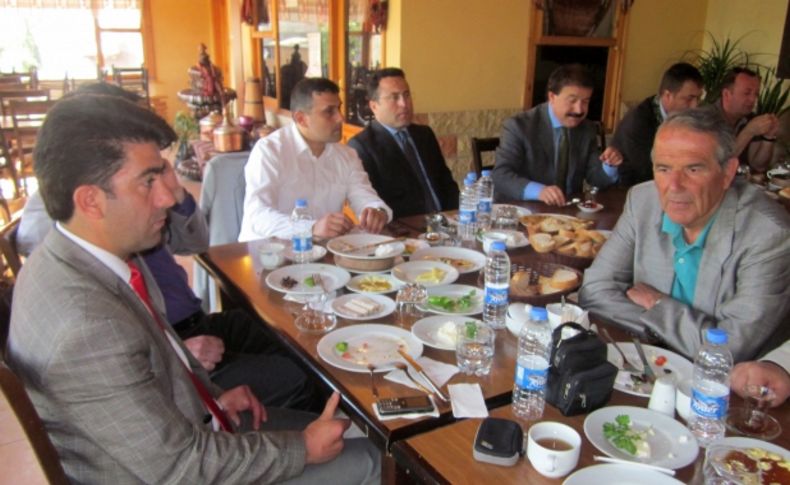 Başkan Arpacıoğlu, Sarıkonak’ta basını ağırladı