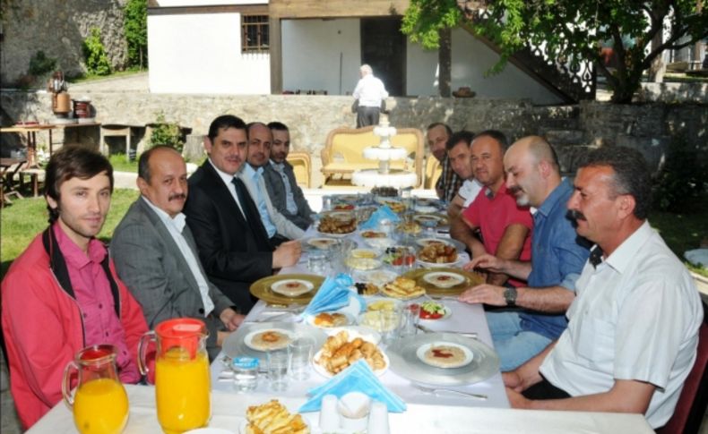 Başkan Aydınlı, esnafla buluştu
