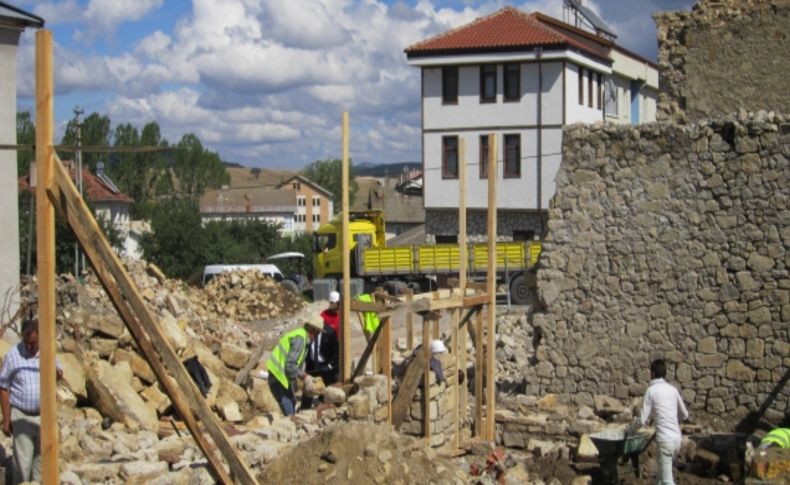 Başkan Ertuğrul, restorasyon çalışmalarını yerinde inceledi