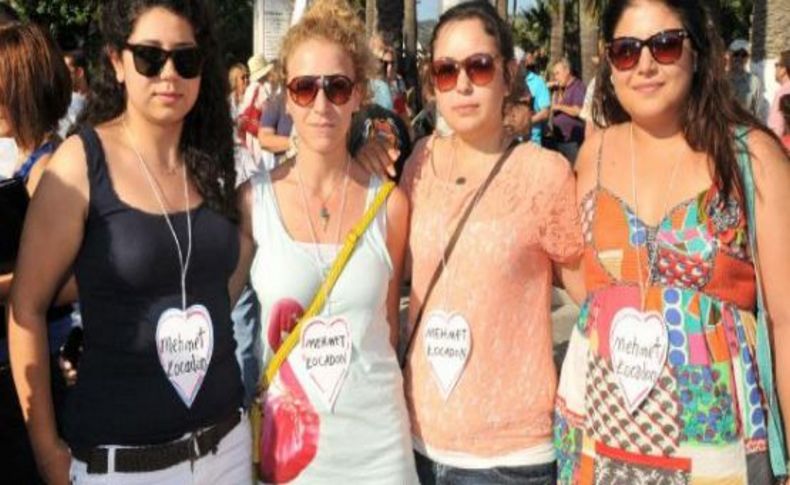 Başkan Kocadon'a, kalpli kolyelerle destek