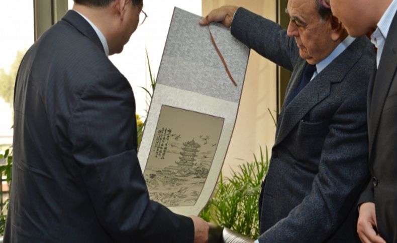 Başkan Kocaoğlu Çinli yatırımcıları İzmir'e çağırdı