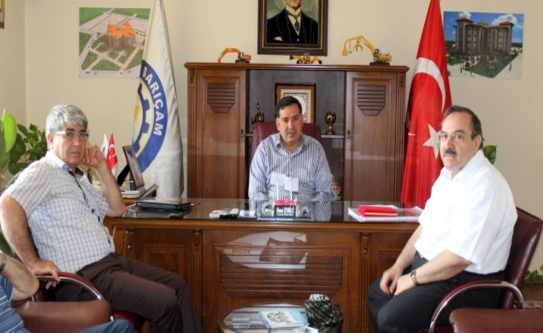 Başkan Zenbilci’ye, ilahiyatçılardan teşekkür plaketi