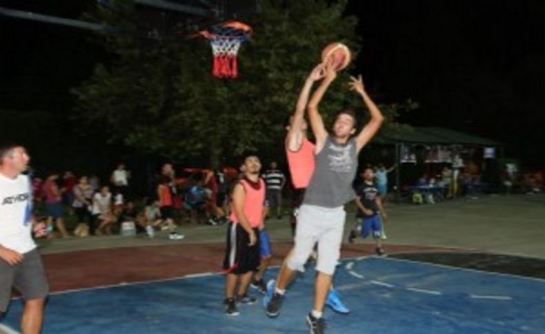 Basketbol şampiyonlarına ödül