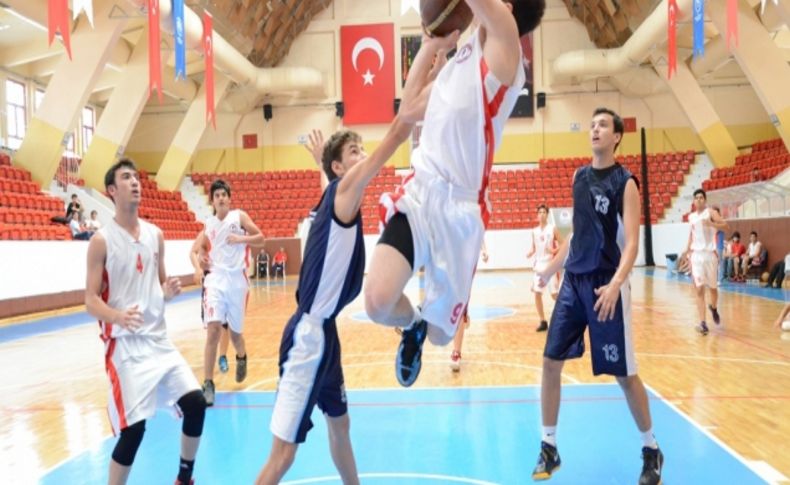 Basketbolda şampiyon Çınarlıspor oldu