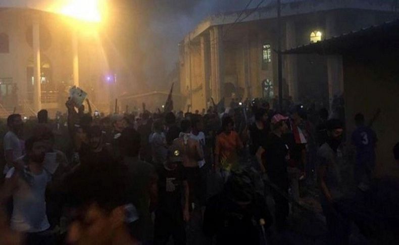 Basra'da sular ısındı! İran Başkonsolosluğu ateşe verildi