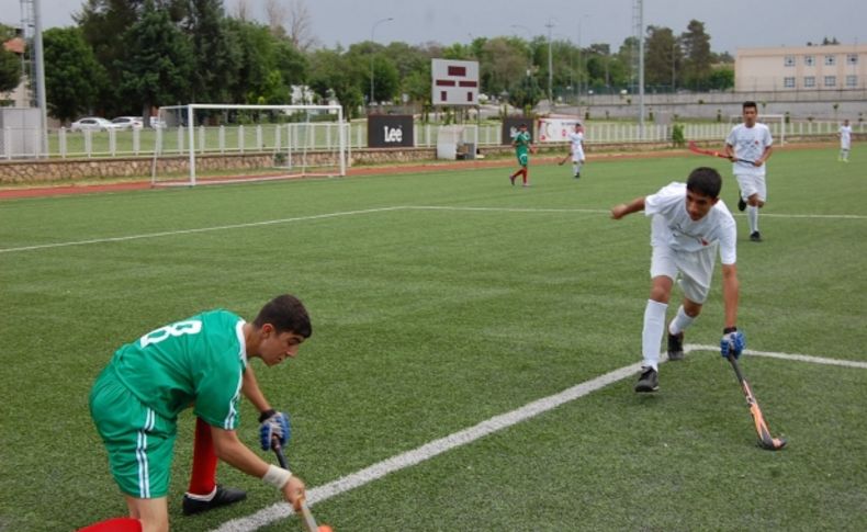 Batmanlı kızların hokey merakı