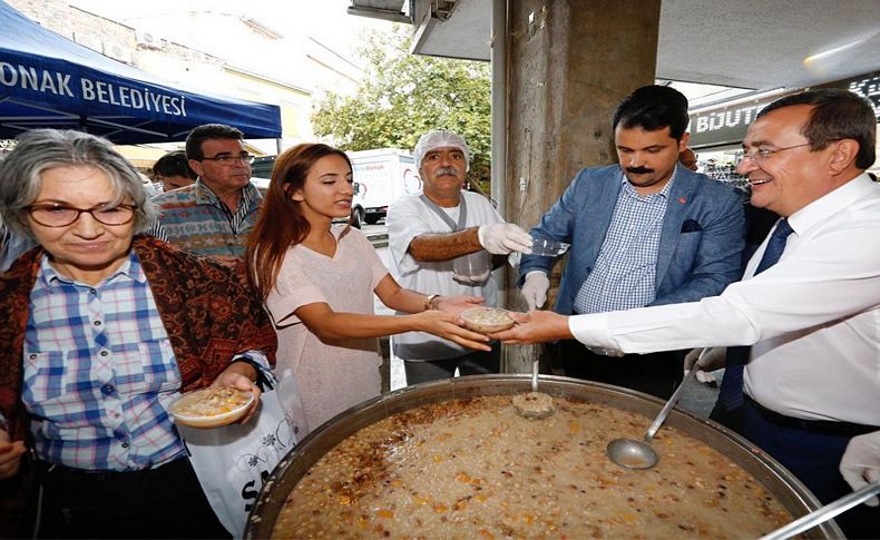 Batur'dan Konak'a aşure ikramı