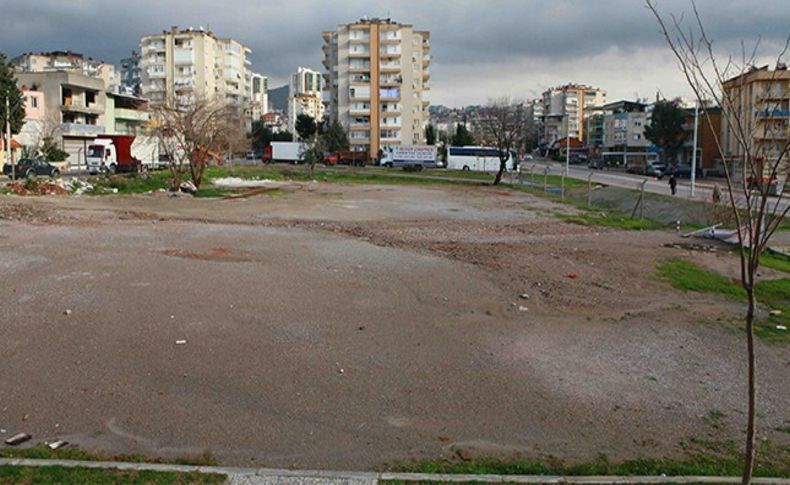 Bayraklı’da projelerin bir bitiyor yenisi başlıyor: Bir kültür merkezi daha