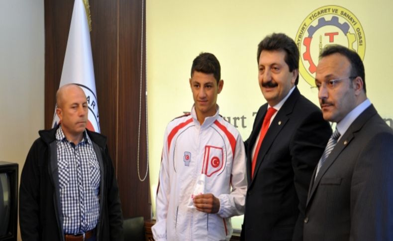 Bayburt TSO’dan başarılı sporculara ödül