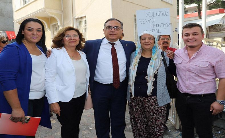 Bayındır'da Ufuk Sesli dosyasını teslim etti