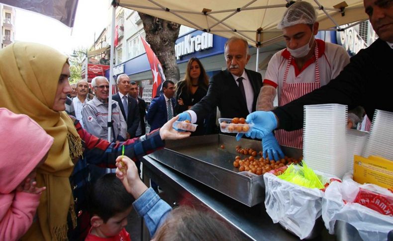 Bayraklı Atatürk'ü özlemle andı