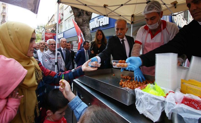 Bayraklı Atatürk'ü özlemle andı