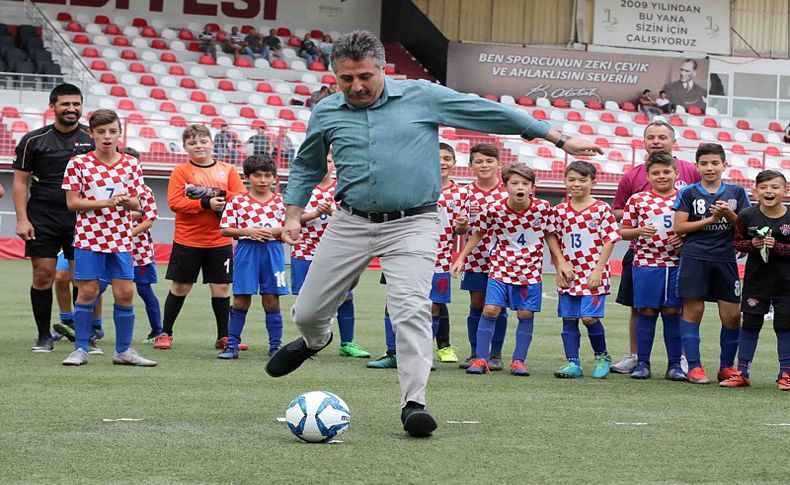 Bayraklı Belediyesi'nden futbol turnuvası