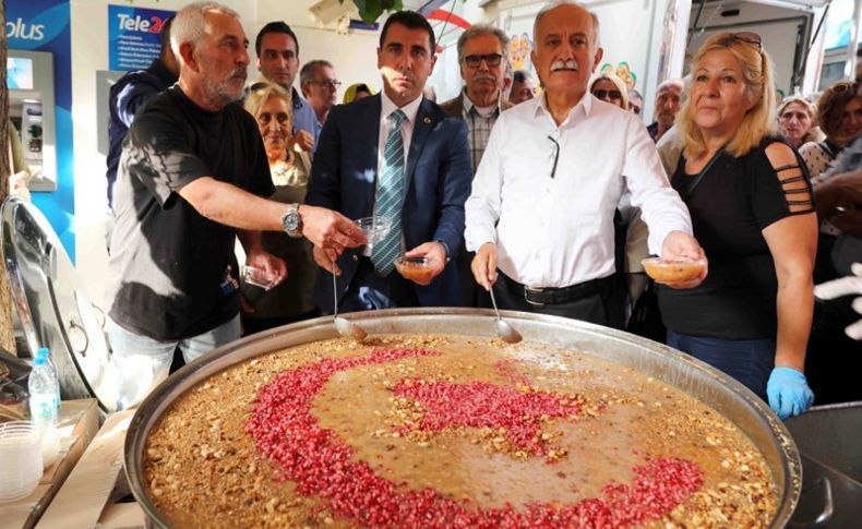 Bayraklı’da 10 bin kişilik aşure