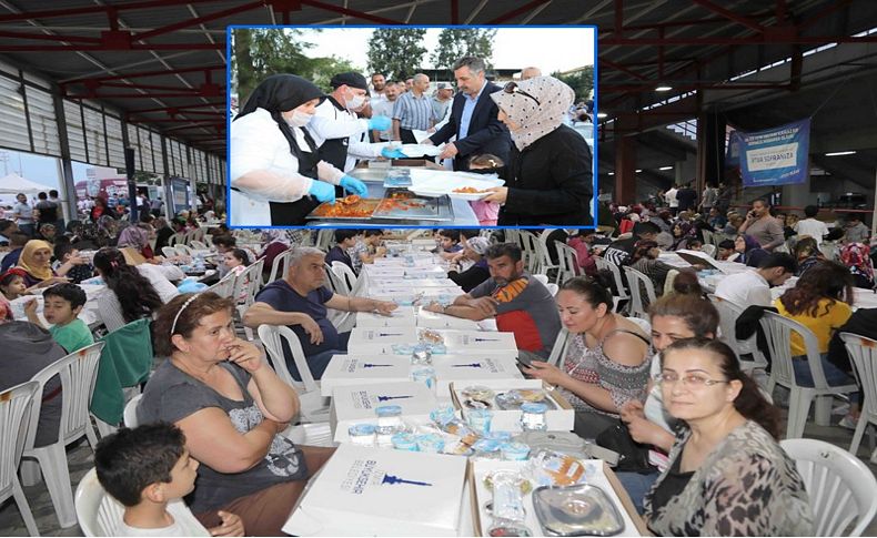 Bayraklı'da binler iftar sofralarında buluşuyor