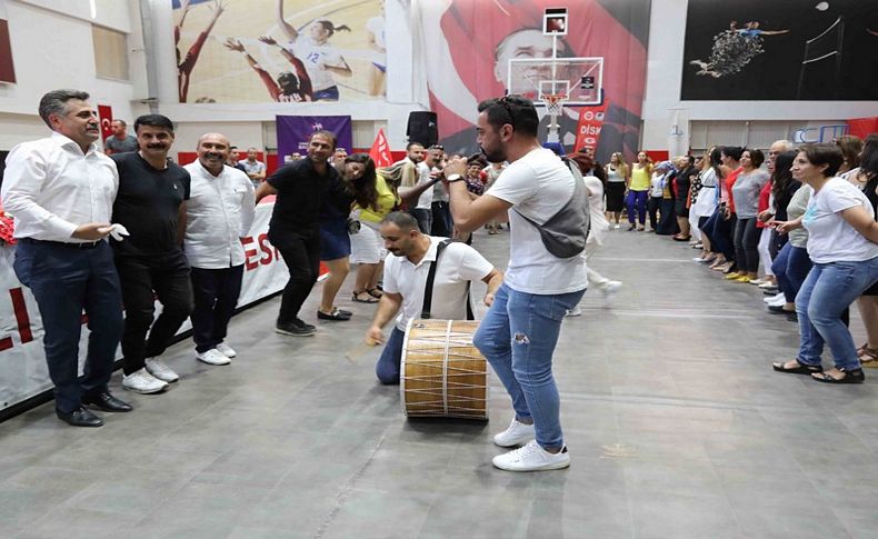 Bayraklı'da coşkulu bayramlaşma töreni