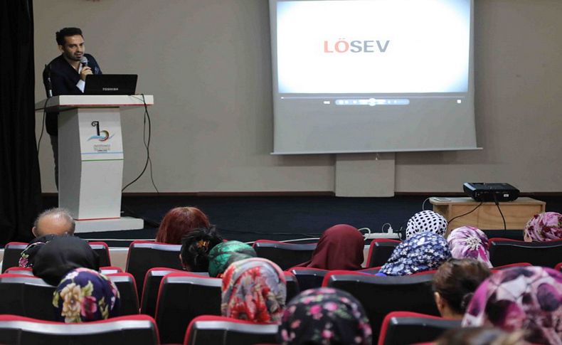 Bayraklı'da LÖSEV seminerlerine yoğun ilgi