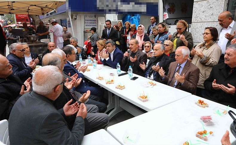Bayraklı'da şehitler anısına lokma döküldü