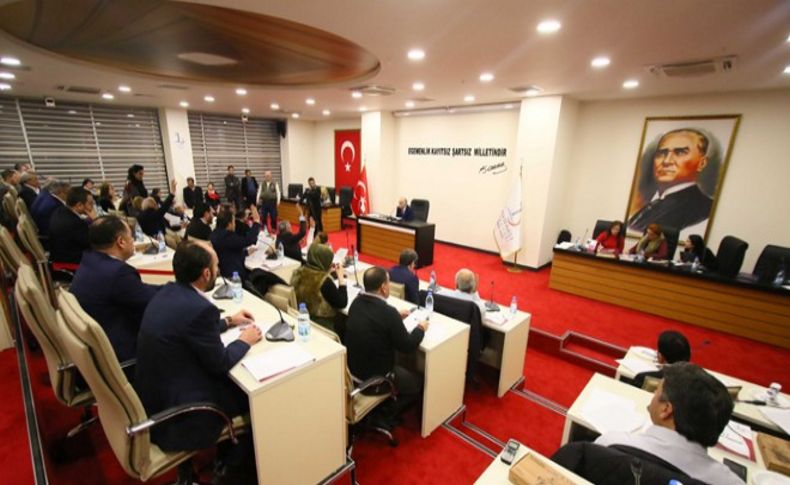 Bayraklı'da yılın ilk meclisi yeni binada