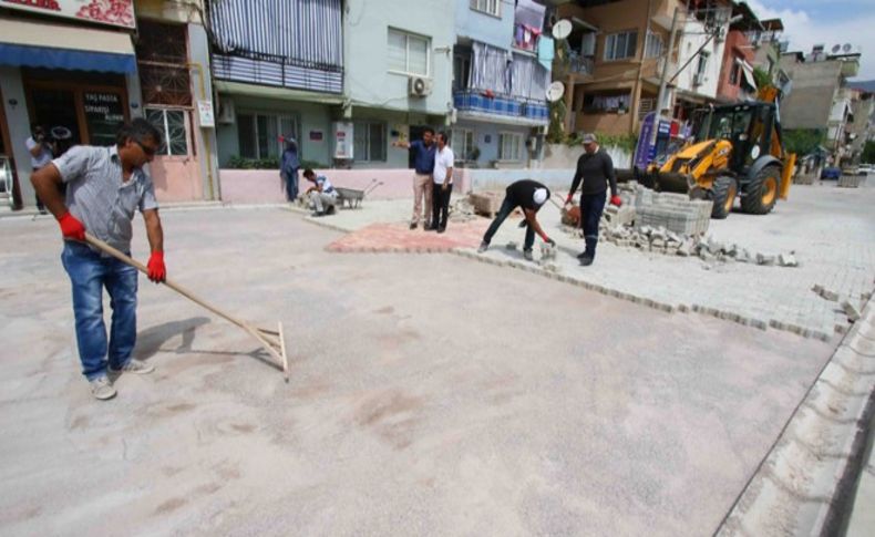 Bayraklı'da yol seferberliği