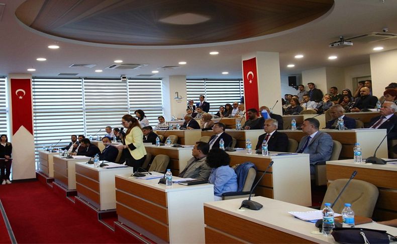Bayraklı Meclisinde anlamlı karar