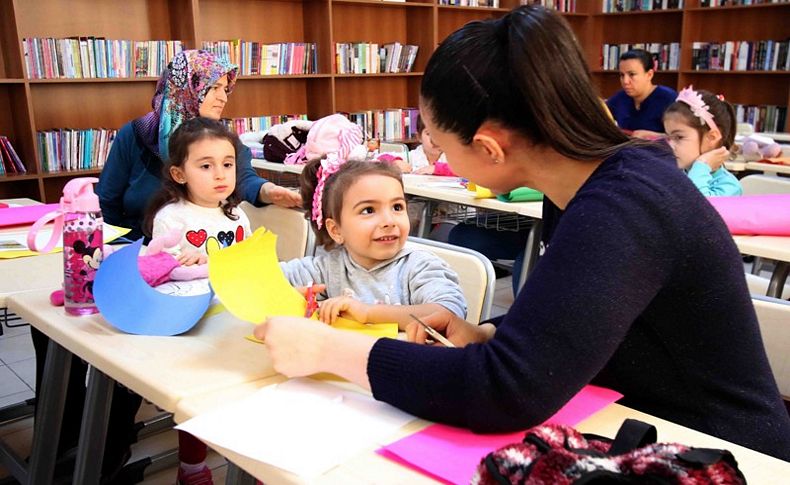 Bayraklı'nın çocukları oyun grubunda buluşuyor