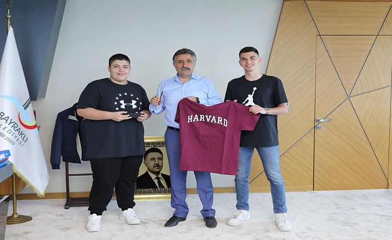 Bayraklı'nın gençleri Harvard'da sunum yaptı