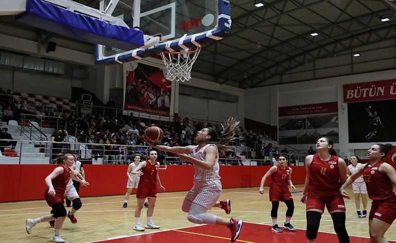 Bayraklı'nın perileri  rakip tanımıyor