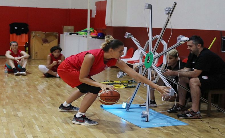 Bayraklı'nın perileri yeni sezona hazırlanıyor