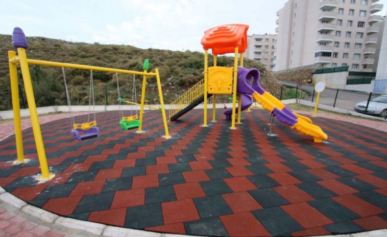 Bayraklı'ya iki yeni çocuk alanı