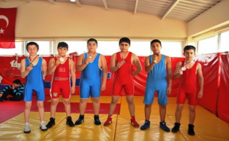 Bayraklı Belediyespor 9 madalya kazandı