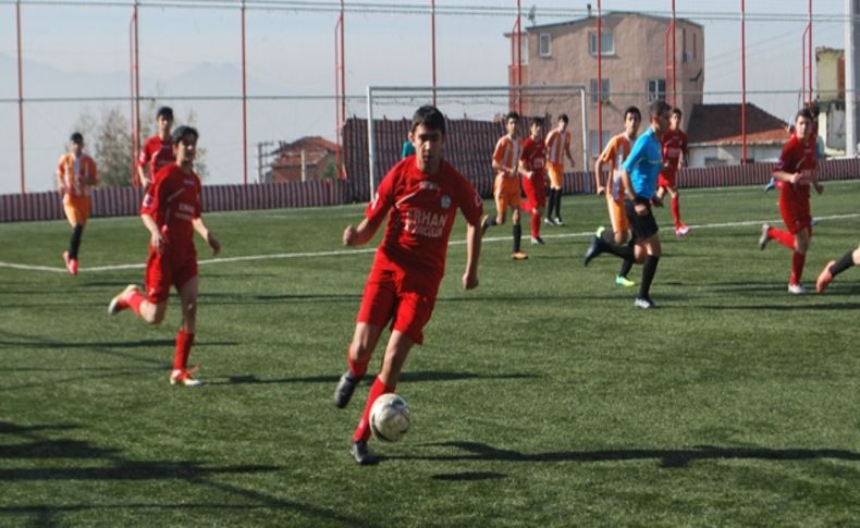 Bayraklı Belediyespor lige muhteşem başladı
