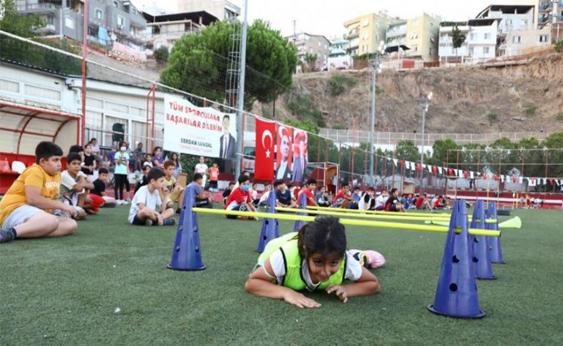 Bayraklılı çocuklar hem spor yaptı, hem eğlendi