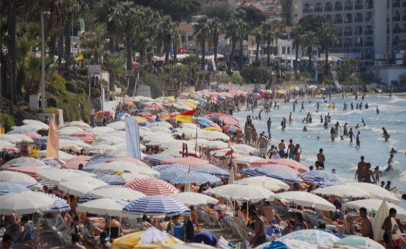 Bayramda herkes Kuşadası'na akın etti