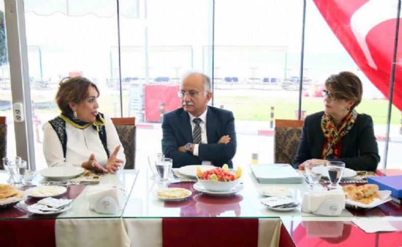 Yabancı konuklardan Bayraklı’ya tam not