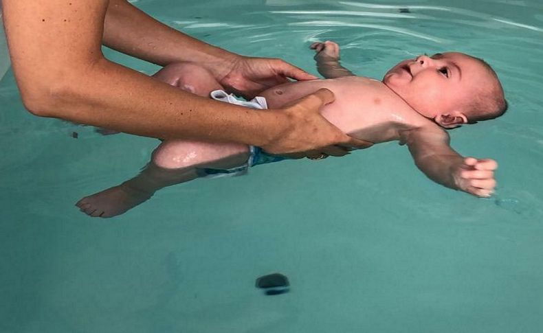 Bebekler yüzmeyle güçleniyor