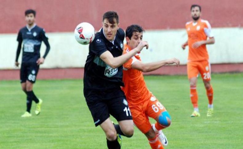 Altay'da alacaklı futbolcular borçlu çıktı!