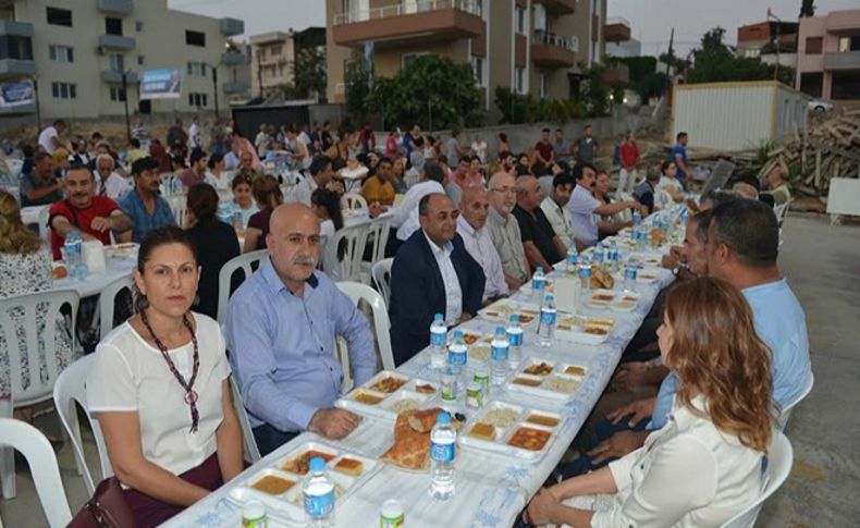 Çiğli'de her akşam iftar yemeği