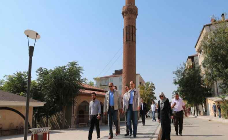 Belediye, AK Parti yöneticilerine hizmetlerini anlattı